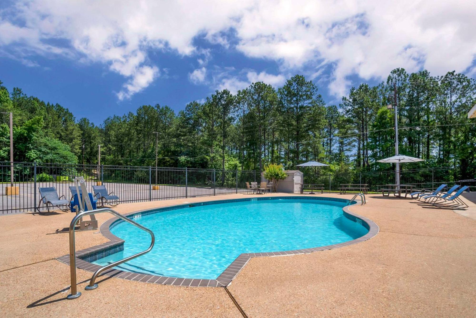 Rodeway Inn Tuscaloosa near University Exterior foto